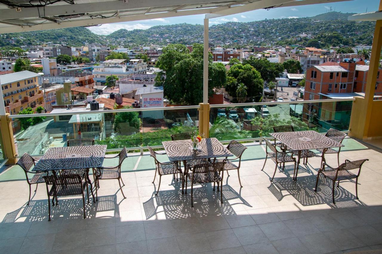 Fabuloso Hotel Las Vegas Zihuatanejo Exterior photo