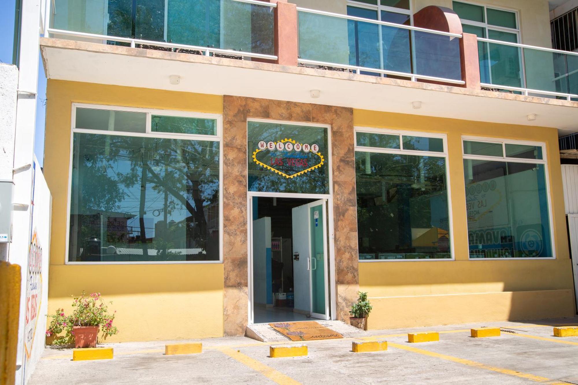 Fabuloso Hotel Las Vegas Zihuatanejo Exterior photo